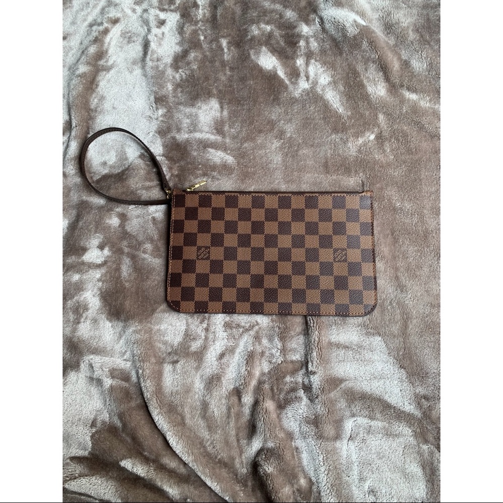 Louis Vuitton Neverfull Pouch